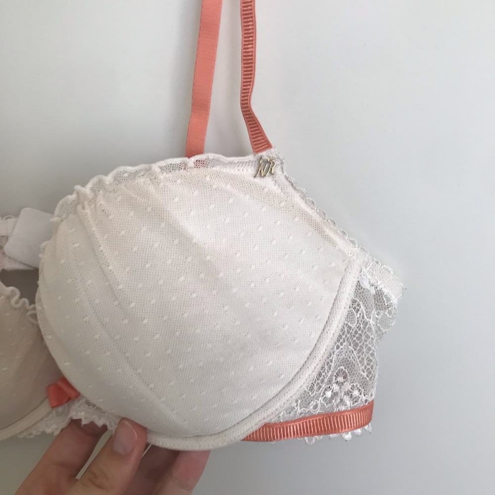 Nina Ricci white vintage lace padded bra💕 - Picture 4 of 5